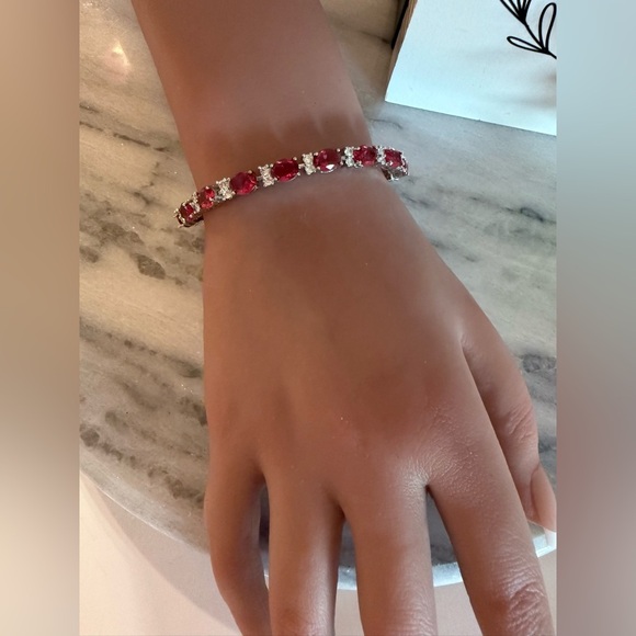 NWOT Elegant Women’s Synthetic Cubic Zirconia Red Color Bracelet SilverTone 7.6” - Picture 12 of 13